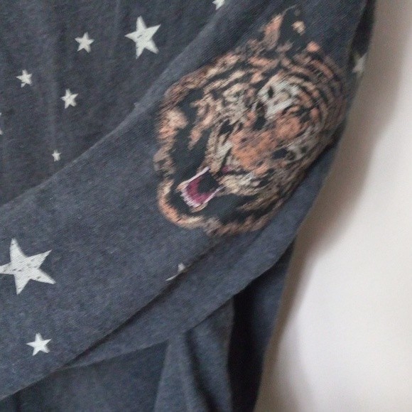Torrid Pullover Sweatshirt Size 2 Stars Tiger Face Drop Shoulder - Picture 5 of 10